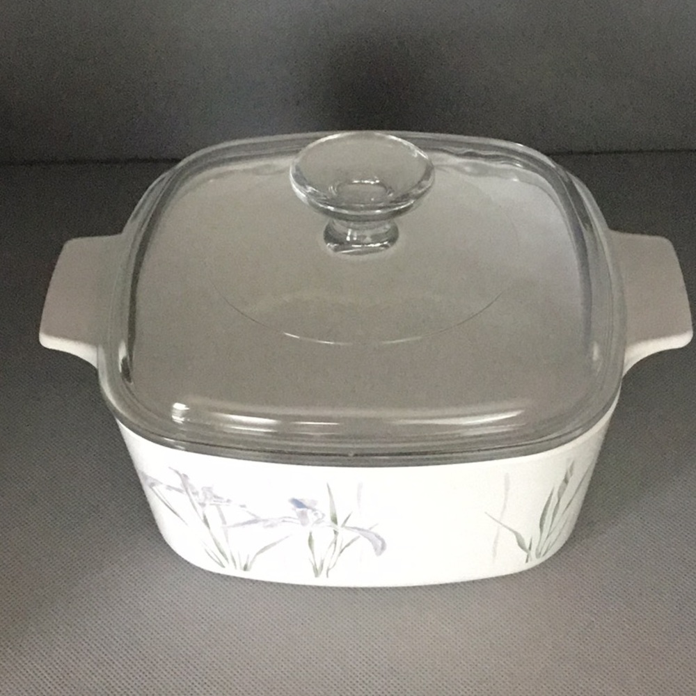 Vintage Corning Ware “Shadow Iris 1.5 Liter Casserole Dish with Lid